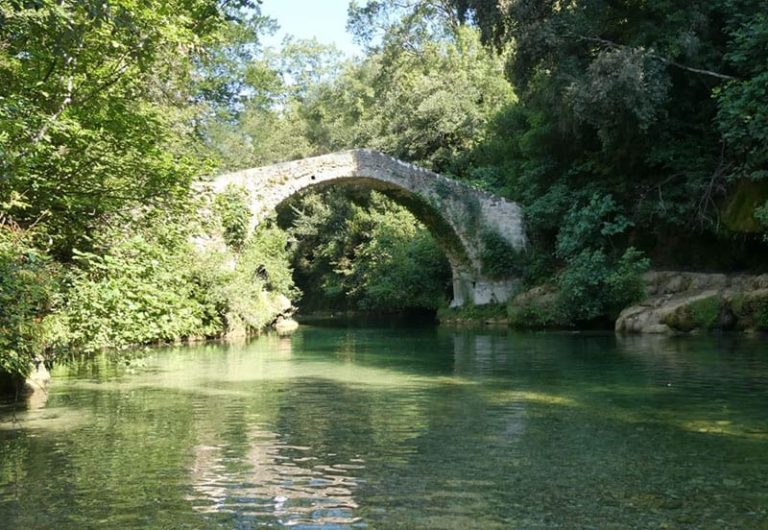 Le Pont des Tuves, randonnée à partir de l'Escale Provençale