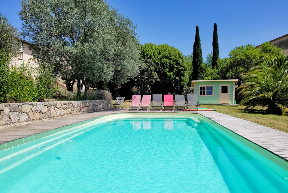 Piscine à l'Escale Provencçale à Tourrettes dans l'arrière pays varois